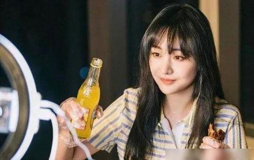 娱乐圈内人爆料直播,直播行业幕后真相大揭秘 第2张 娱乐圈内人爆料直播,直播行业幕后真相大揭秘 第2张