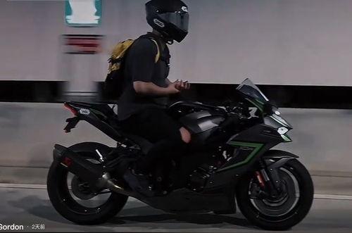 爆料机车博主视频大全最新,速度与激情的视觉盛宴  第1张