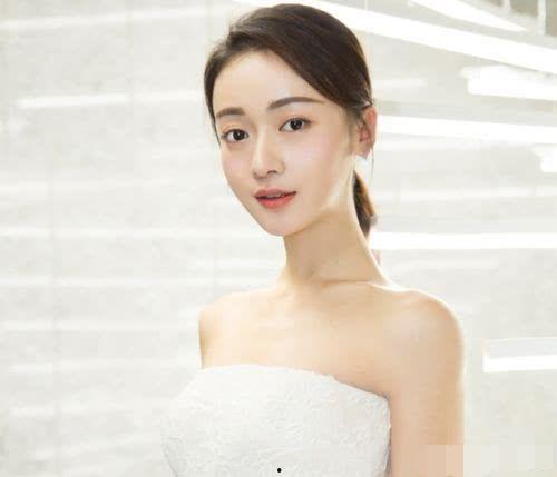 吴谨言爆料最新消息,揭秘娱乐圈不为人知的幕后真相  第2张